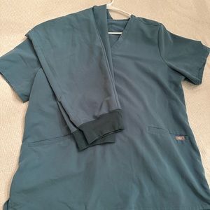 Figs Xl scrub top and XL/T Zamora bottoms.